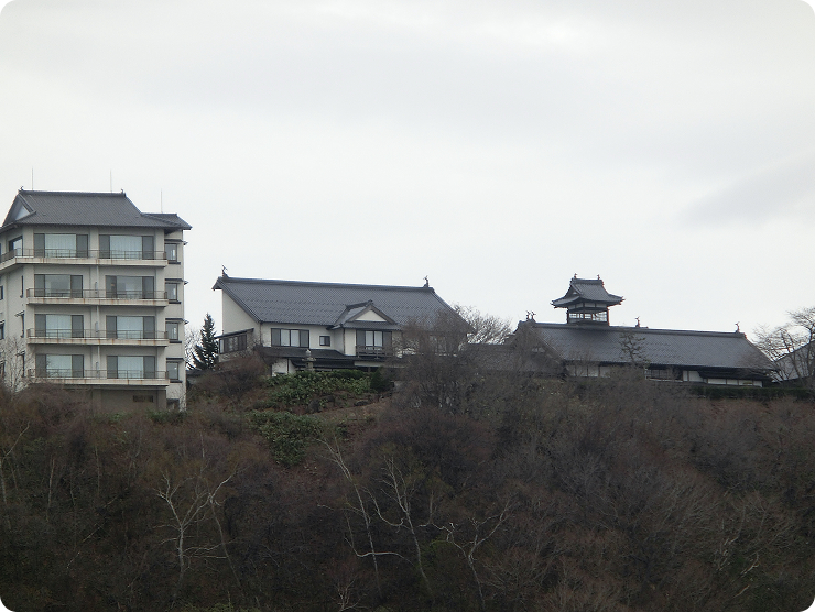 銀鱗荘